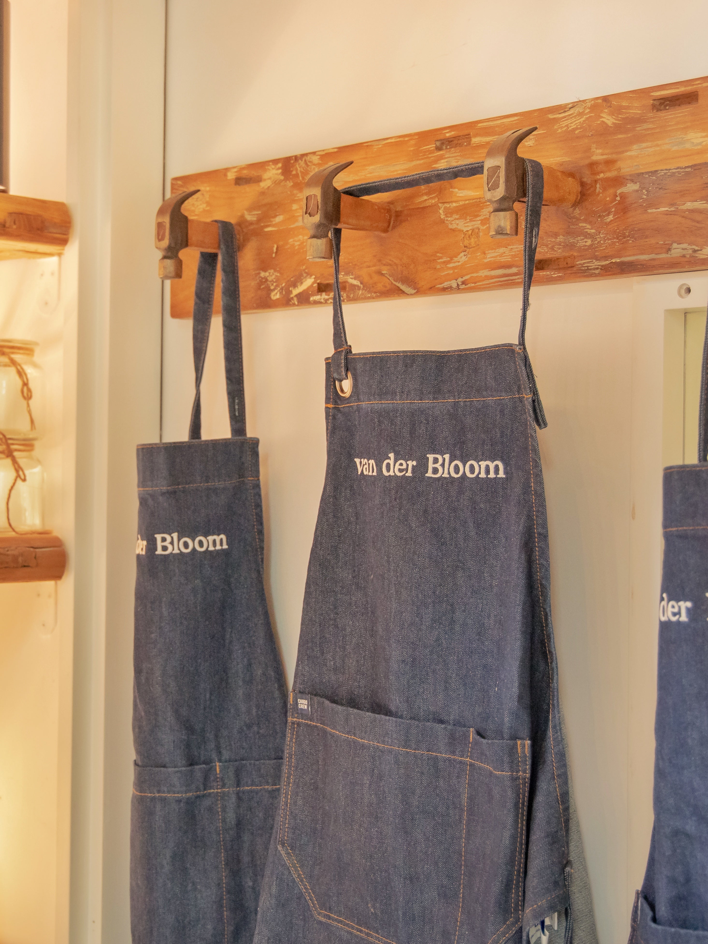 vdB Apron